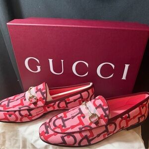 Gucci Women's Red and Pink Patterned Loafers